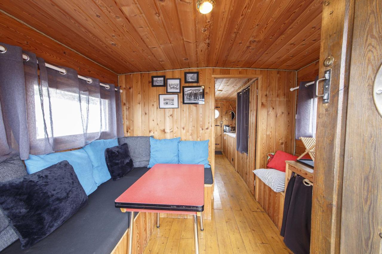 Logement Insolite La Toue Cabanee Centre Ville Angers Luaran gambar